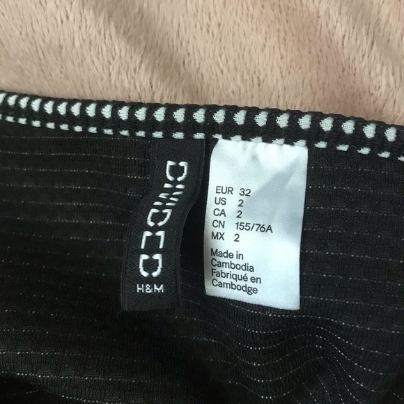 H&M dress 👗 - Picture 3 of 3